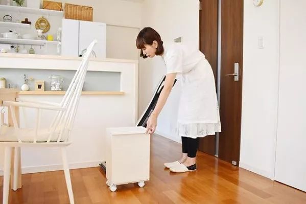 日本主妇带孩子们一起收纳!70㎡小屋秒变大别墅空间! 日本主妇带孩子们一起收纳!70㎡小屋秒变大别墅空间!