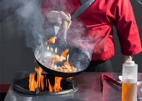 厨房收纳整理法，让空间更简洁，做饭更顺手！